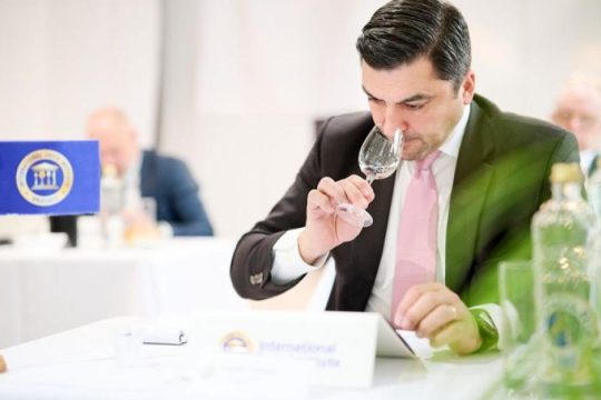 Το Φυσικό Μεταλλικό Νερό ΘΕΟΝΗ διακρίνεται και φέτος